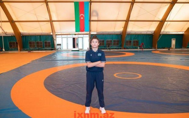 37b6b666-50e6-3dd1-98bd-96301ac499ff_850