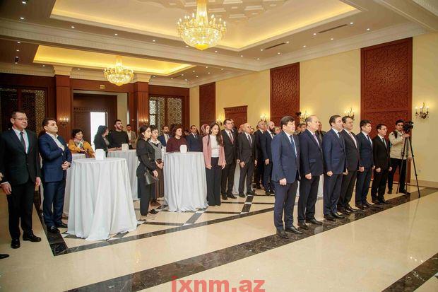 a2d282be-7a55-3924-8644-13d8d4f60ba8